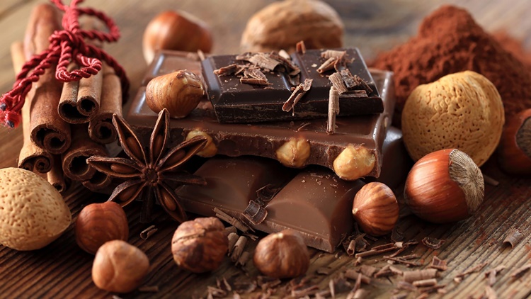 Cioccolato per la sindrome premestruale: è salutare e benefico