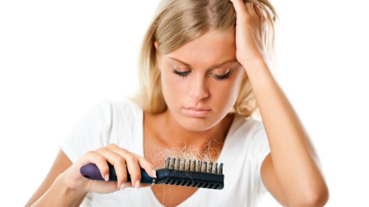 Salute dei capelli: tutti i segnali da non sottovalutare per stare bene