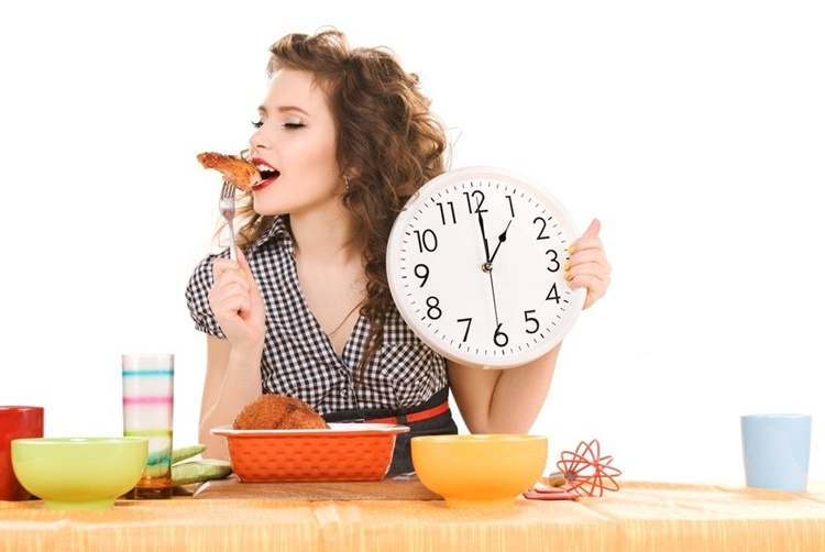 Dieta delle 8 ore: perdere peso in pochi giorni
