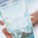 Lavare il viso con acqua frizzante? Tendenza dalla Corea