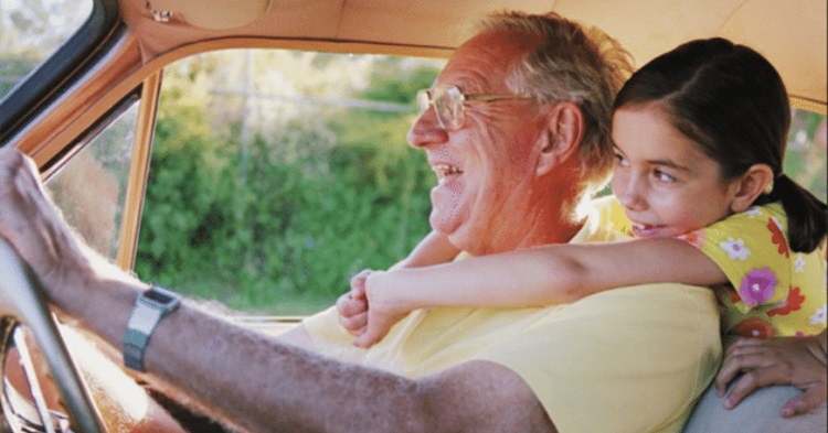 Nonni e nipoti: stare con loro previene Alzheimer, demenza e depressione