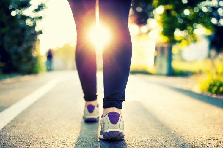 Camminare dopo i pasti: rimedio contro diabete e glicemia