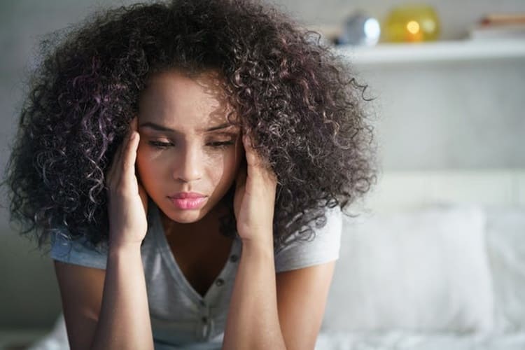 Tristezza: se una persona dorme tanto, è triste, lo dice la scienza 