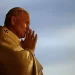 Papa Giovanni Paolo II: il giorno in cui baciò 800 lebbrosi