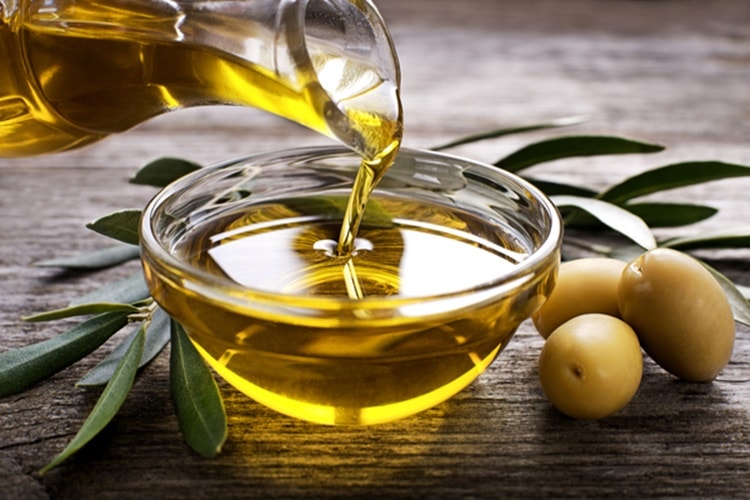 Problemi alla vista: si possono trattare con l'olio di oliva