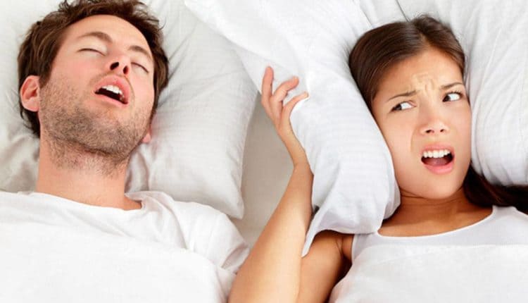 Russa di più un uomo o una donna? Te lo dice la scienza