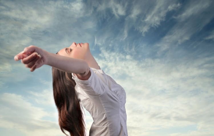 Lascia andare le persone che non fanno più parte della tua vita, la tua salute ti ringrazierà