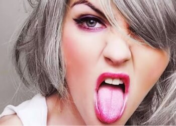 Capelli grigi, molte le donne che decidono di non tingerli