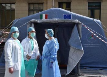 Nuovo Coronavirus, si ipotizza una pandemia a cicli che durerà 18 mesi