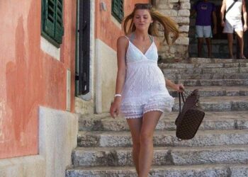 donne-che-vestono-sempre-di-bianco