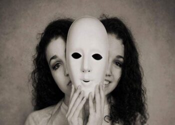 via-la-maschera