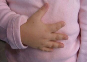 il-mal-di-pancia-nei-bambini