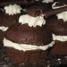 Muffin al cioccolato ripieni di panna e mascarpone,