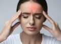 chi soffre di mal di testa-min