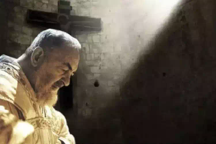 Sei triste o depresso? Questa preghiera di padre Pio