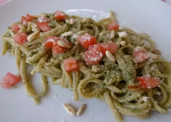 Ricetta linguine al pesto cremoso, facile e buonissimo