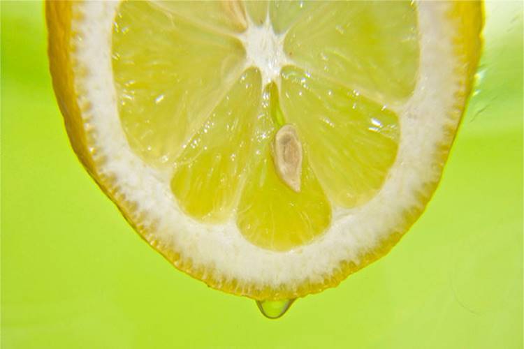 La bevanda di acqua e limone