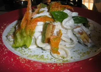 Orecchiette ricotta zucchine e pistacchio