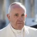 Papa: prima di giudicare, guardiamoci allo specchio