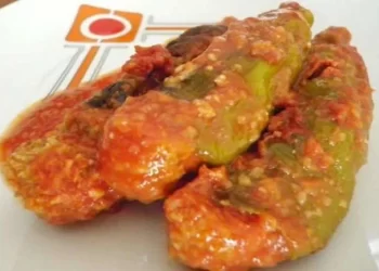 Friggitelli ripieni di ragù