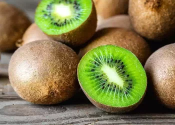 Kiwi, benefici: ecco tutte le proprietà di questo frutto