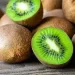 Kiwi, benefici: ecco tutte le proprietà di questo frutto