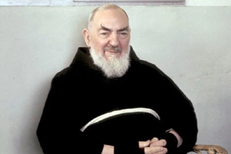 Padre Pio le appare in sogno e avviene il miracolo