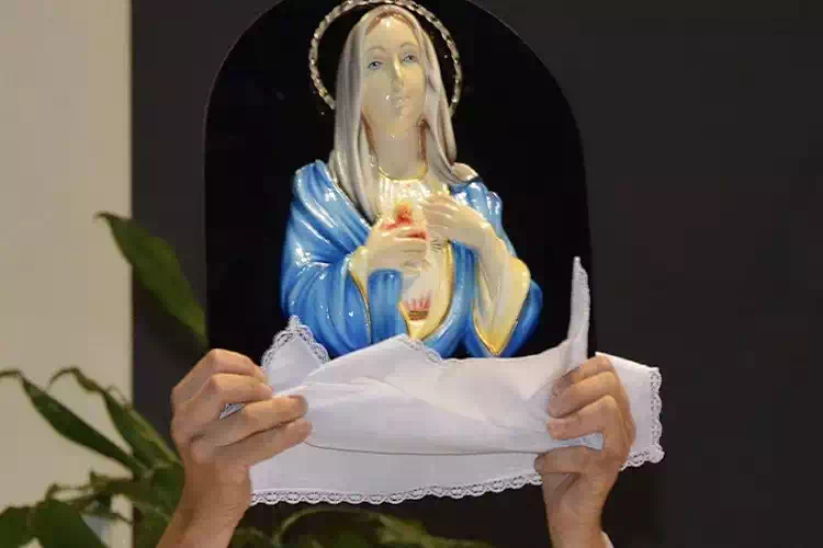 I miracoli e le guarigioni più belle della Madonna delle Lacrime