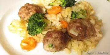 La ricetta del riso al forno con polpette: Che bontà!