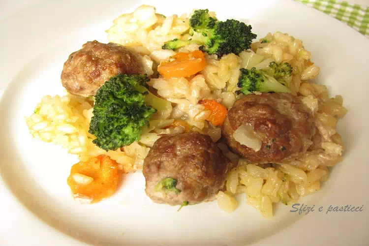 La ricetta del riso al forno con polpette: Che bontà!