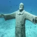 La statua di Padre Pio sottacqua che protegge le Isole Tremiti