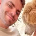 Giovane ragazzo ricevere un segnale dall’aldilà