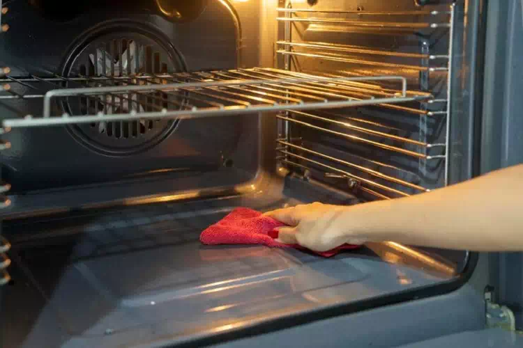 Come pulire il forno