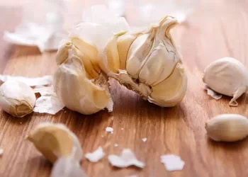 Come usare l’aglio per curare l’ipertensione: i 7 modi che nessuno conosce