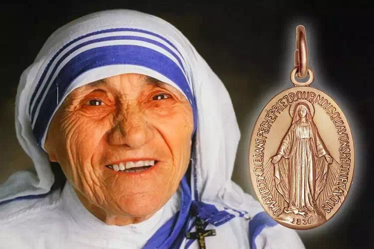 Madre Teresa di Calcutta e il legame speciale con la Medaglia Miracolosa