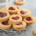 Biscotti di San Valentino al cuore di lampone