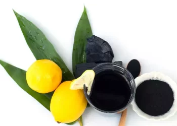 Mescola limone e carbone