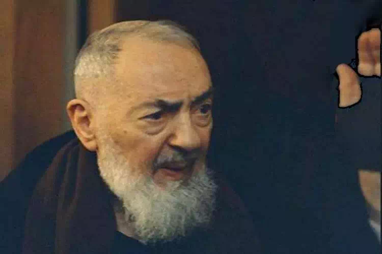 “Padre Pio mi ha salvata”, il miracolo della guarigione