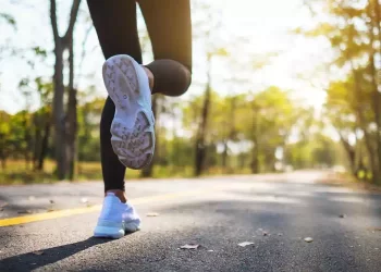 10 cose che succedono al tuo corpo che cammini ogni giorno