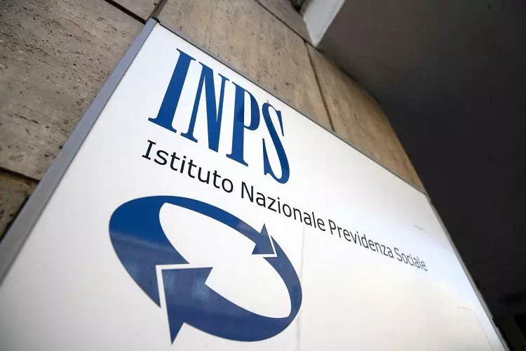 Pensioni, a Giugno slitta il pagamento degli assegni