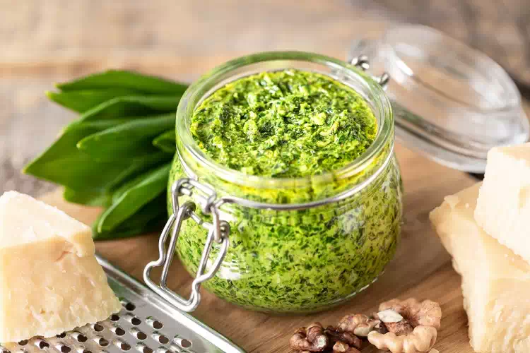 Pesto di zucchine cremoso e leggero