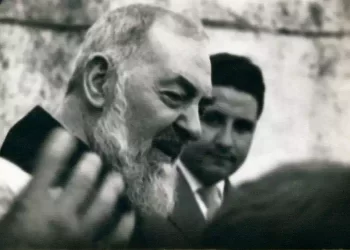 Il miracolo a San Giovanni Rotondo: La guarigione di Camesha grazie a Padre Pio