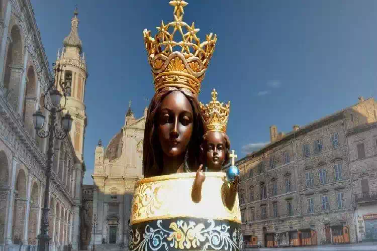 Madonna di Loreto, la Santa Casa