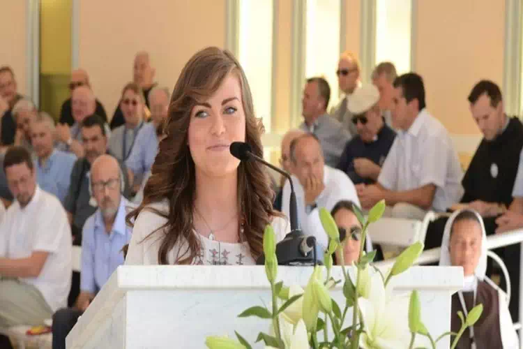 Il miracolo di Dio e la guarigione di una giovane ragazza