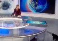 Gatto nero entra nello studio del TG5