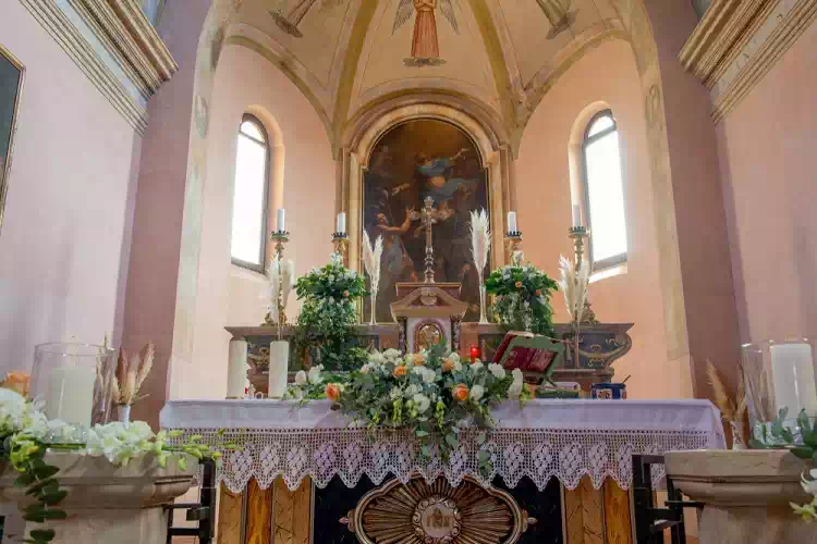 Perché San Giuseppe in chiesa è alla destra dell’altare
