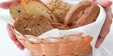 Il trucco delle nonne per mantenere il pane fresco