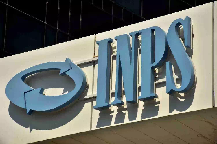 Pensioni, gli aumenti previsti da giugno a dicembre 2026