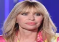 Alessandra Mussolini nuova opinionista di Uomini e Donne, l’annuncio di Maria De Filippi durante le registrazioni