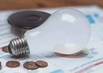 Bollette luce e gas, aumenti in arrivo da settembre